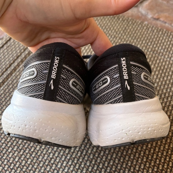 BROOKS GLYCERIN 20 Women’s Running Shoes SIZE 8 Black White Athletic Casual - Picture 7 of 11